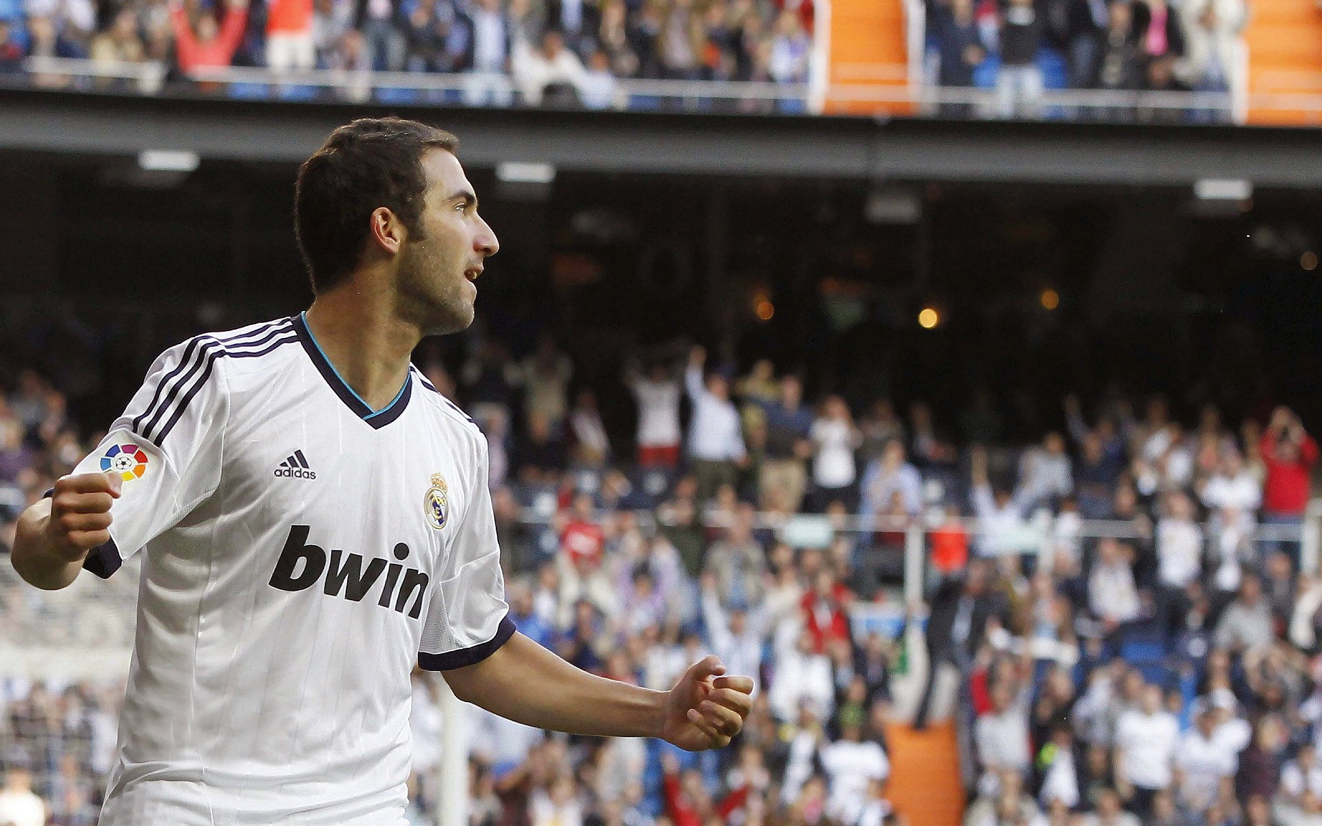 巴萨中场大将复出，球队整体实力得到提升，巴萨中场都有谁