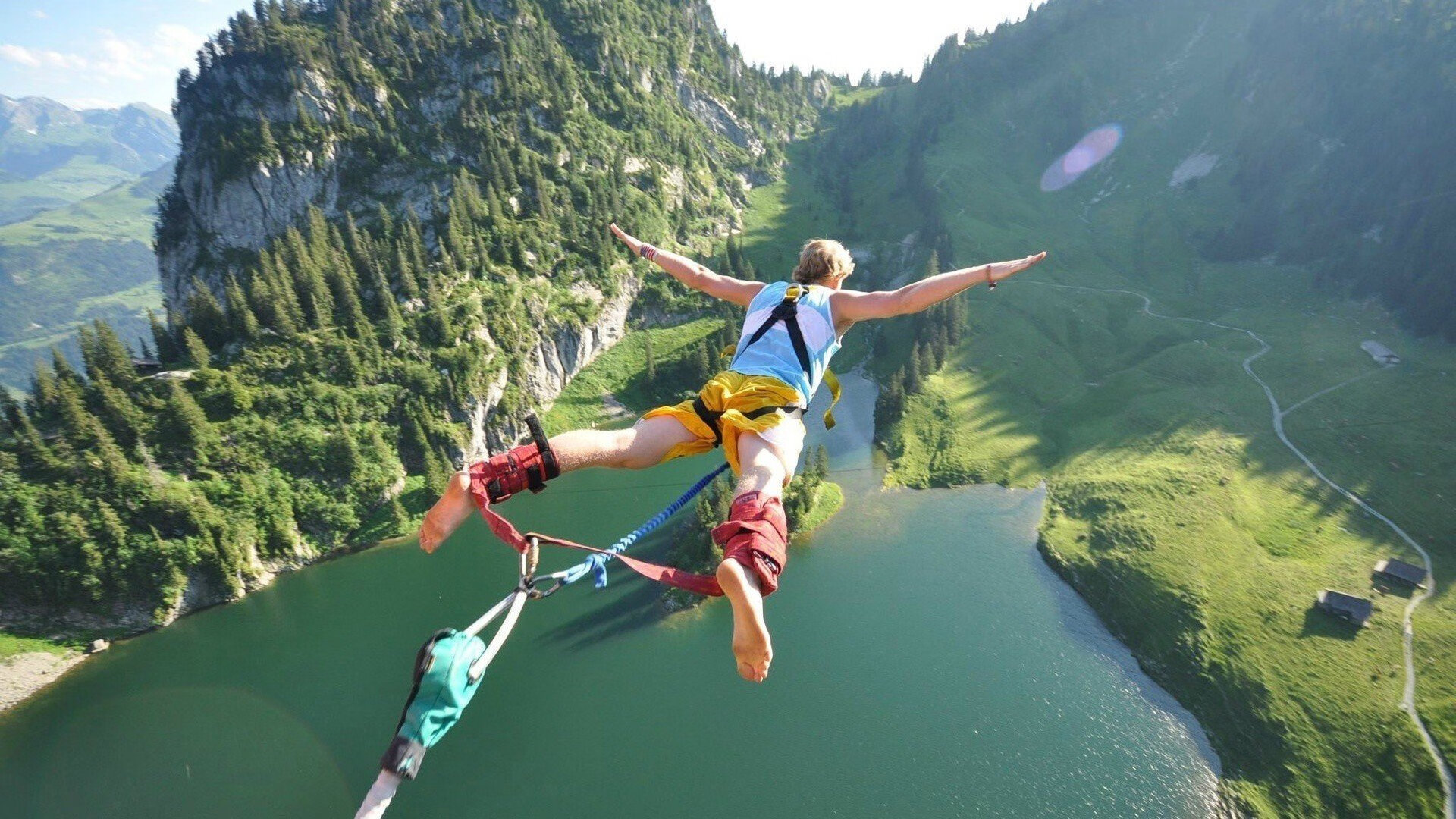 鹈鹕中锋暂时离队更为团队稳定贡献力量,鹈鹕队员名单
